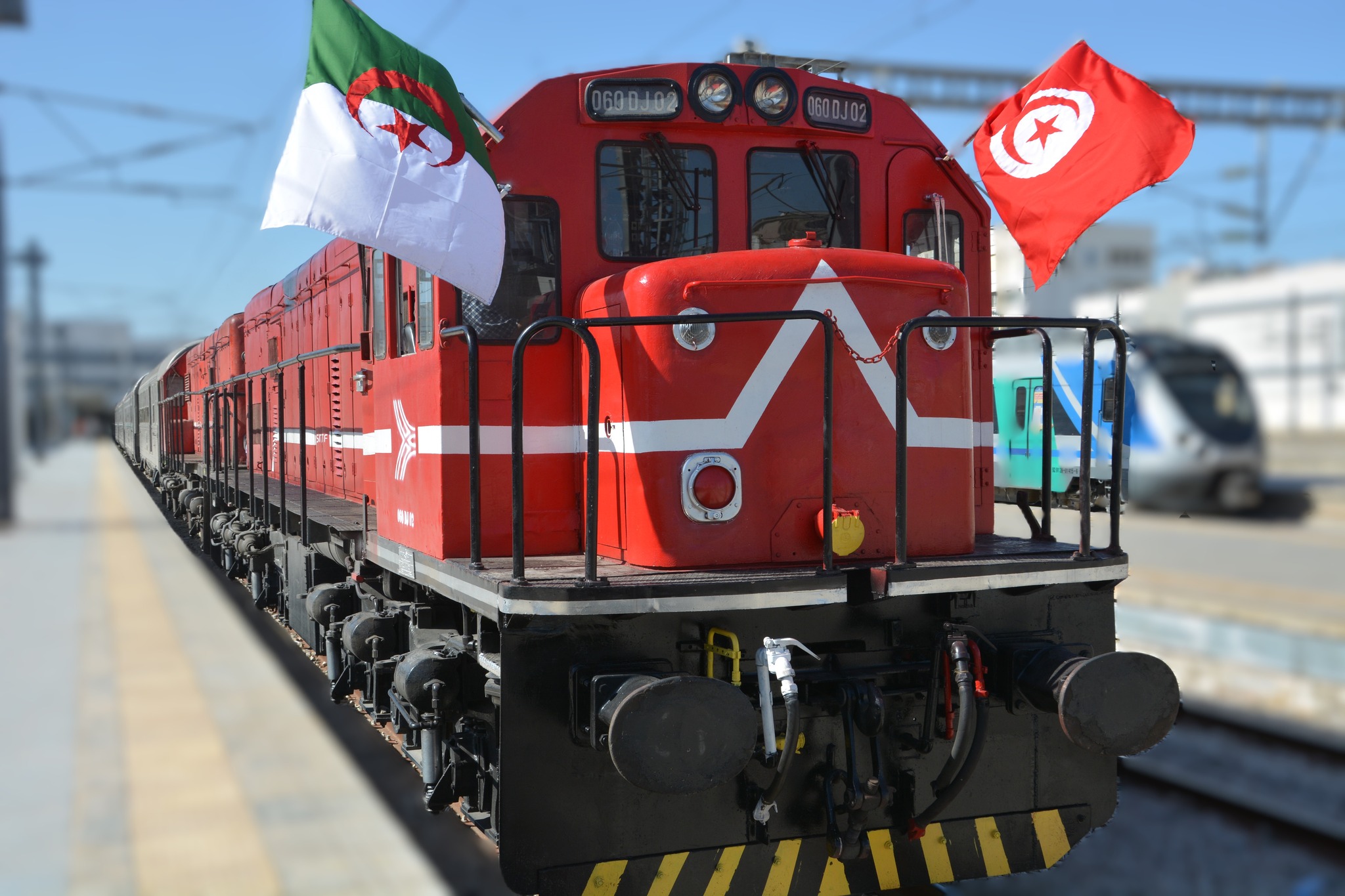 قطار-الجزائر-تونس_0.jpg
